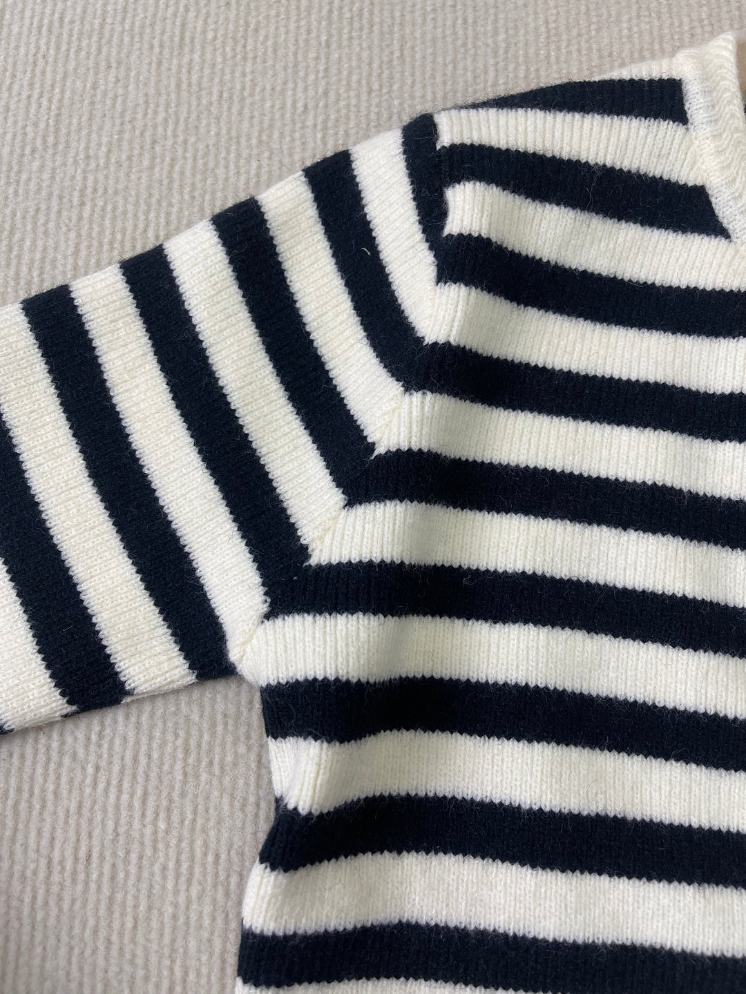 Mylah | Cardigan Rayé Élégant