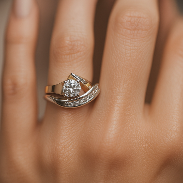 Carla | Bague vintage asymétrique en or et argent avec zircons