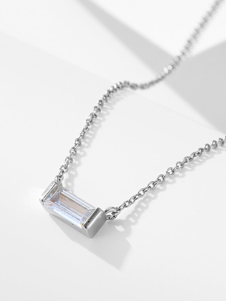 Livia | Collier en argent avec petit pendentif