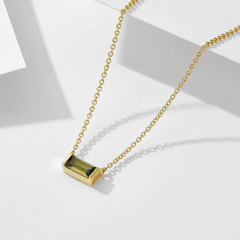 Livia | Collier en argent avec petit pendentif