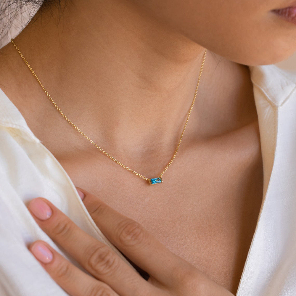 Livia | Collier en argent avec petit pendentif
