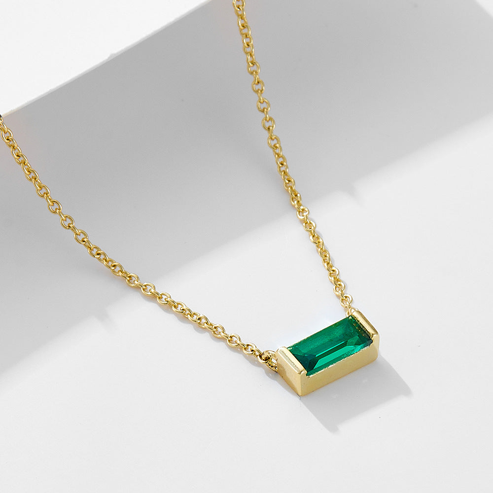 Livia | Collier en argent avec petit pendentif