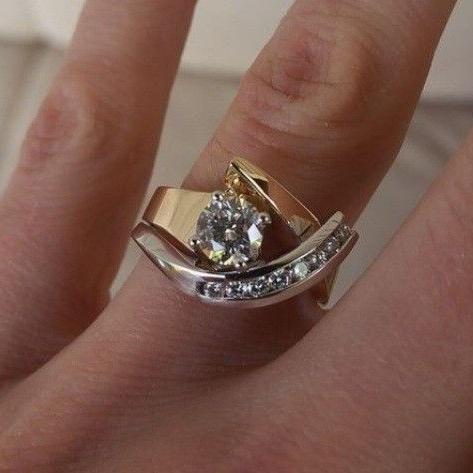 Carla | Bague vintage asymétrique en or et argent avec zircons